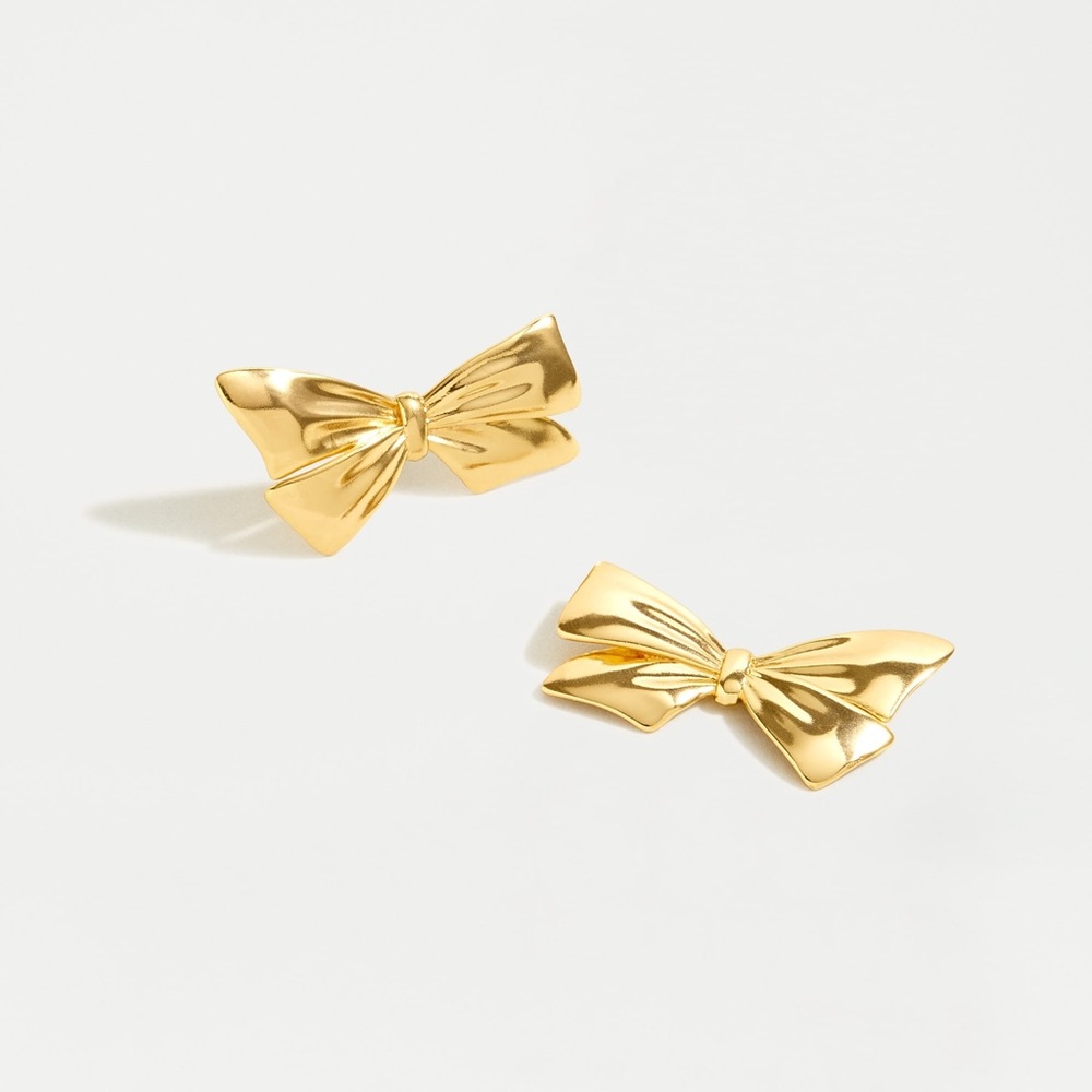 NWT Gold bow stud earrings